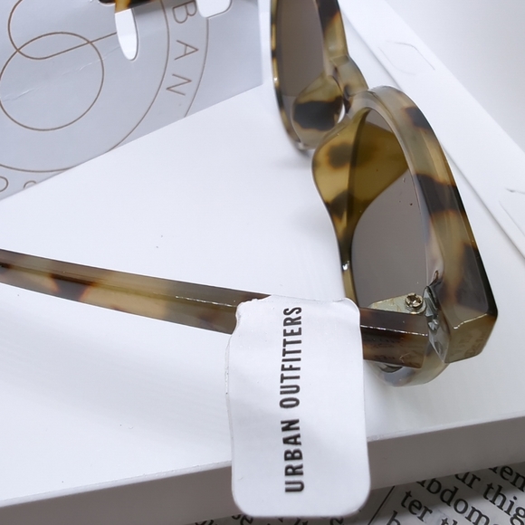 Urban Outfitters Cat Eye Sunglasses Tortoise Frame Brown Lens NWT 100% UV - Picture 5 of 10